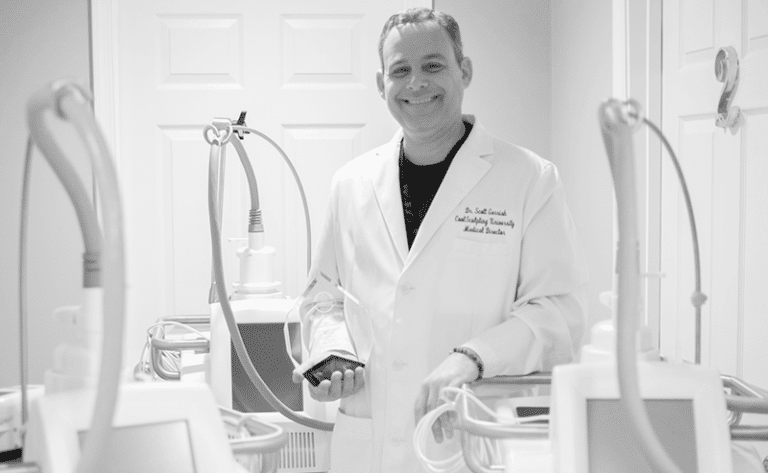 Dr. Scott Gerrish with CoolSculpting Award